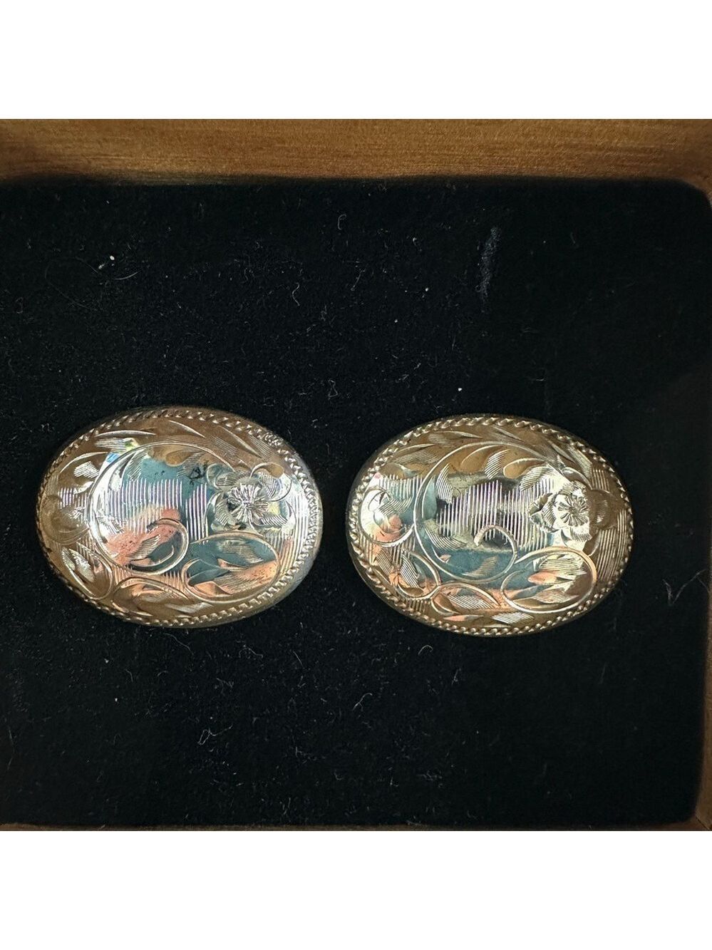 Sterling etched oval screw back earrings antique vintage